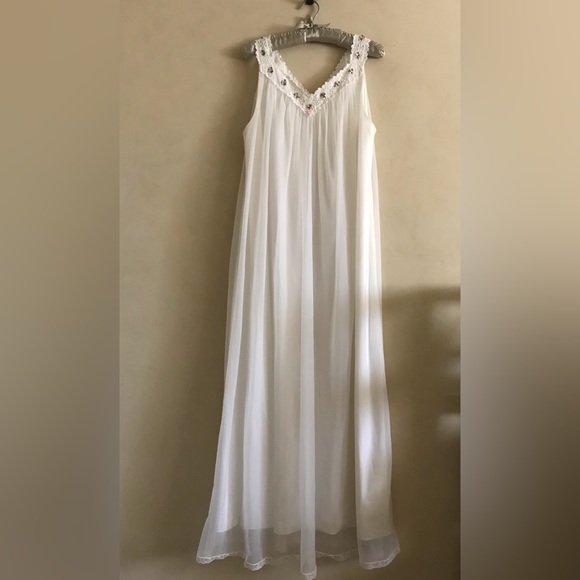 Vintage 1950s White Peignoir Set - Picture 4 of 14